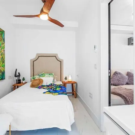Villa Sleeps 3 Pool Air Con Wifi *