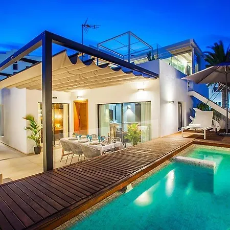 Sleeps 3 Pool Air Con Wifi Villa Corralejo